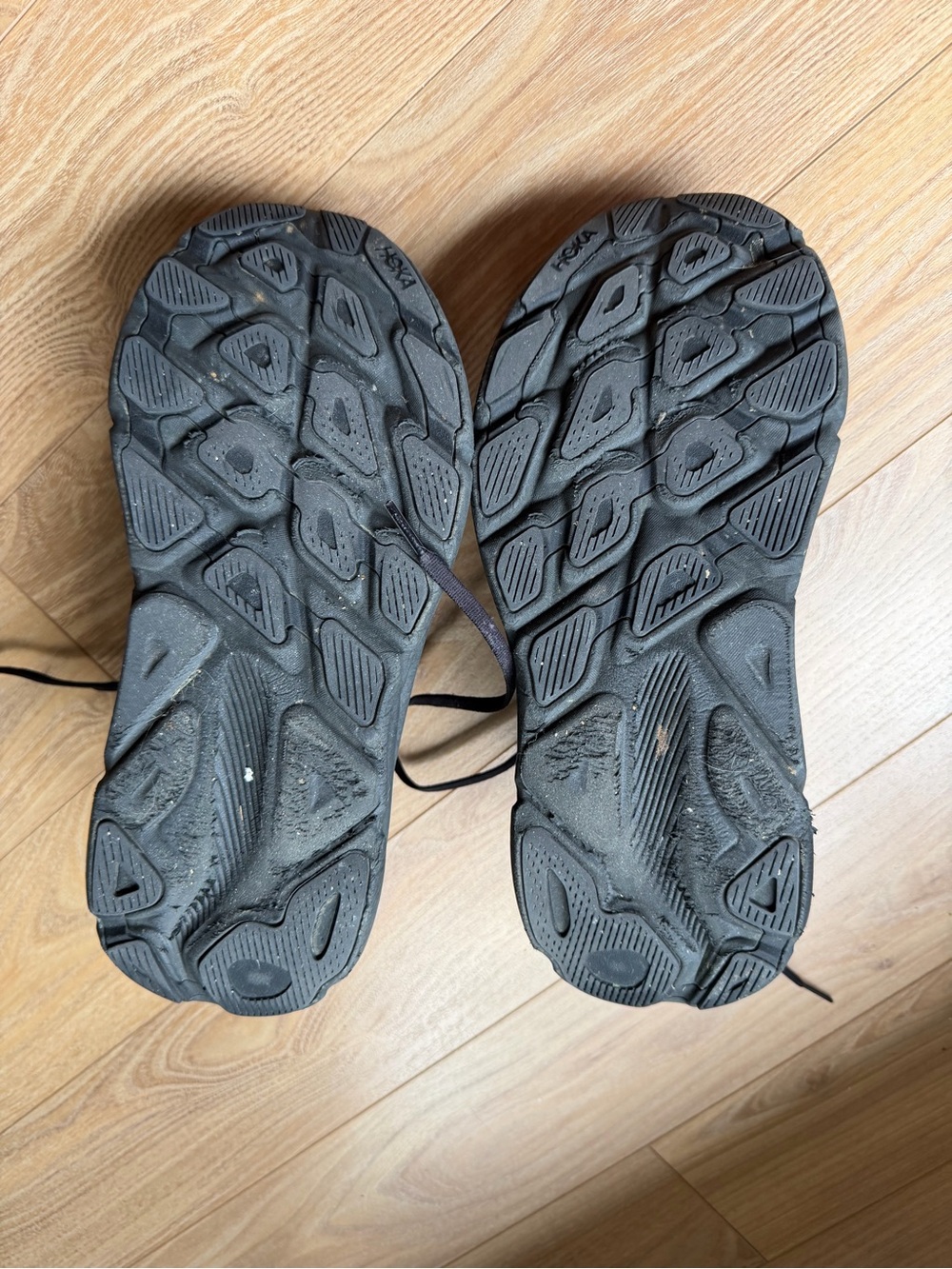 HOKA Clifton 9 - size 9.5D (wide) - Picture 6 of 8